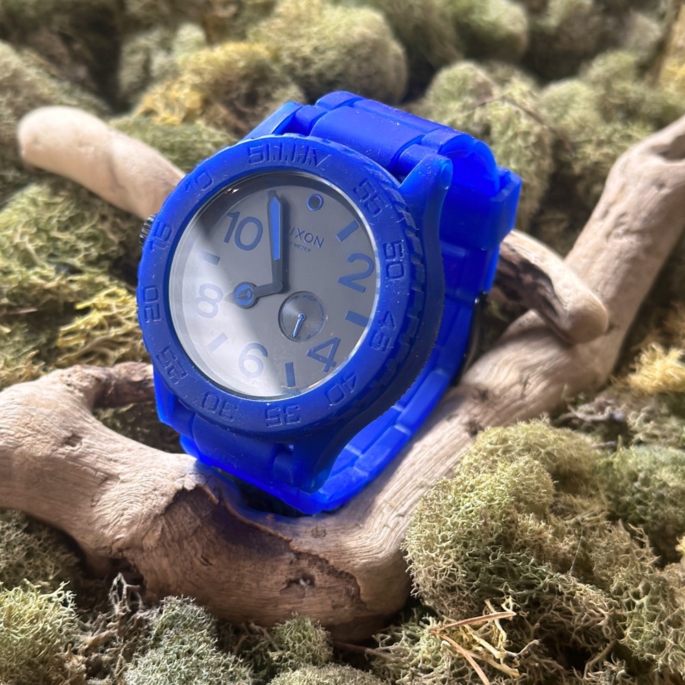 Mens Nixon watch: The Rubber 51-30 Chrono in blue
